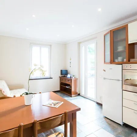 Apartment 3 Bedroom In Stresa