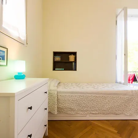 Apartment 3 Bedroom In *